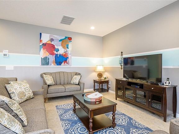 3rd image of 6036 Broad Oak Dr