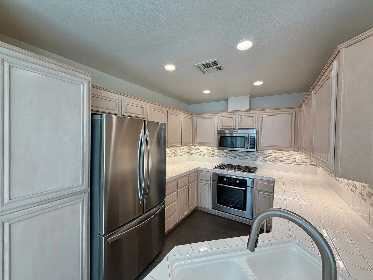 Updated 3 Bed, 3 Bath Condo in Carmel Mountain Ranch with 2-Car Garage — Photo 3