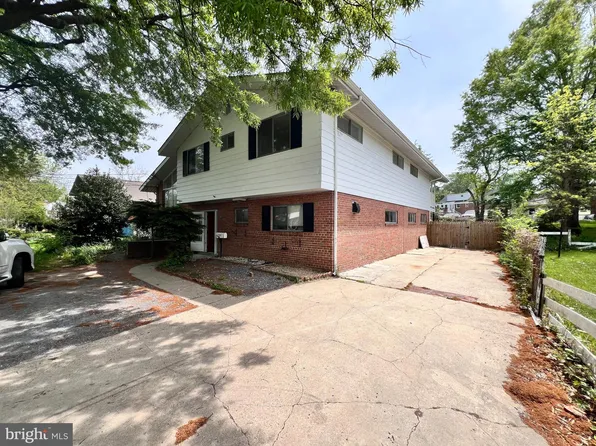 9227 Riggs Rd, Hyattsville, MD 20783