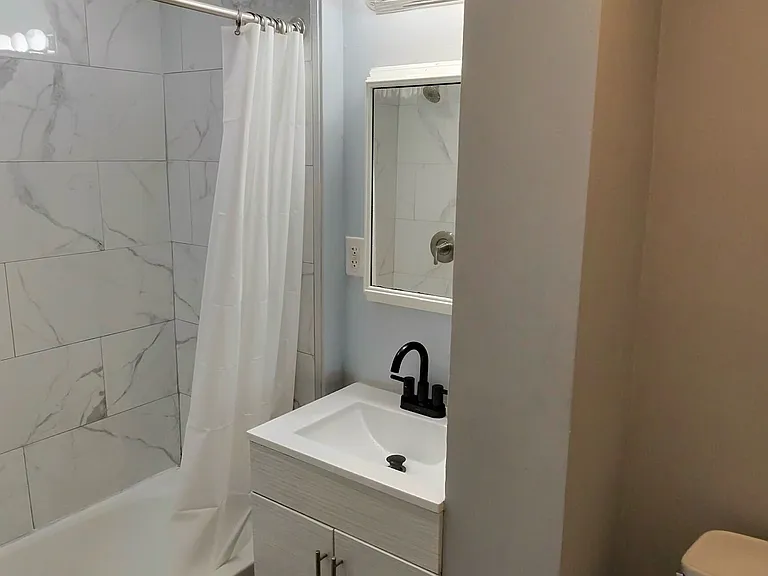 982 Pembroke St #2L — Photo 4
