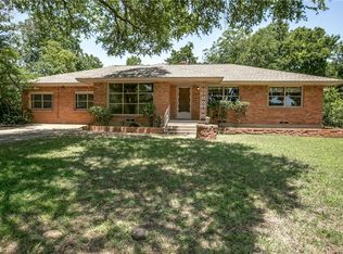 817 Town Creek Dr, Dallas, TX 75232