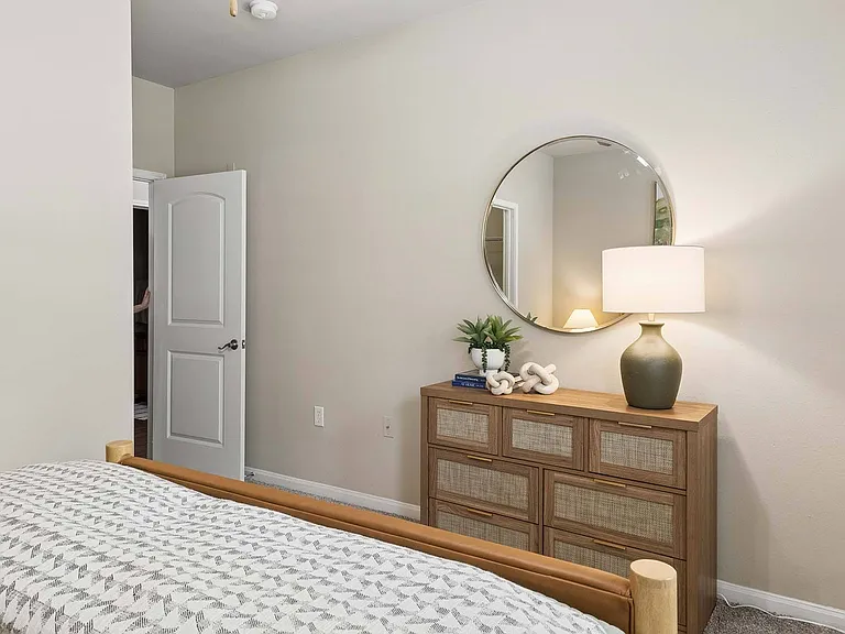 Avalon Apartments — Photo 14
