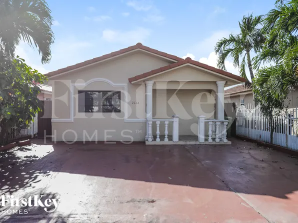 2664 W 70th Pl, Hialeah, FL 33016