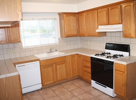 2nd image of 21 Saint Francis Ct
