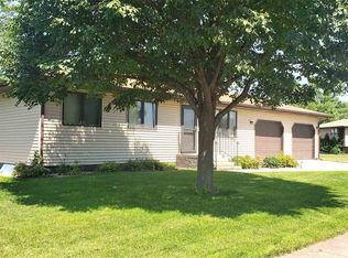 2474 E 12th Ave, Columbus, NE 68601