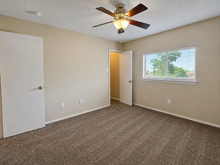 525 Eagles Nest Cv — Photo 39