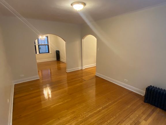 2nd image of 1700-1710 W Albion Ave #1C