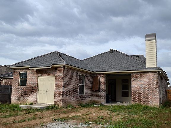3rd image of 321 Dunvegan Ct