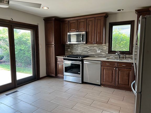 3rd image of 15535 Hollyhock Ct