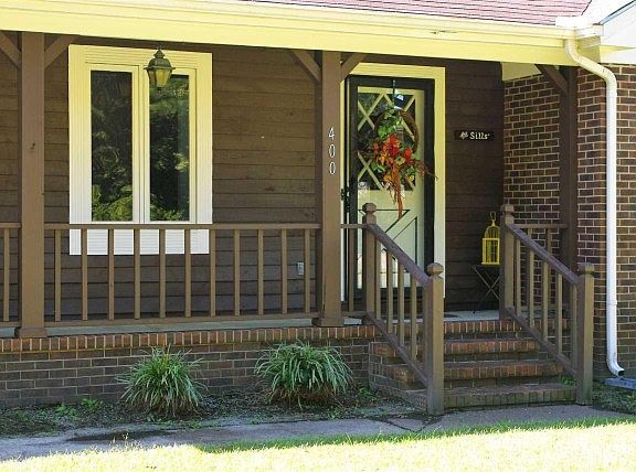 5th image of 400 Woodview Dr