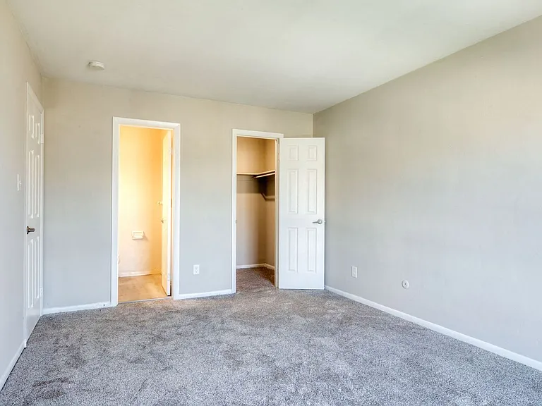 Bayville Apartments — Photo 48