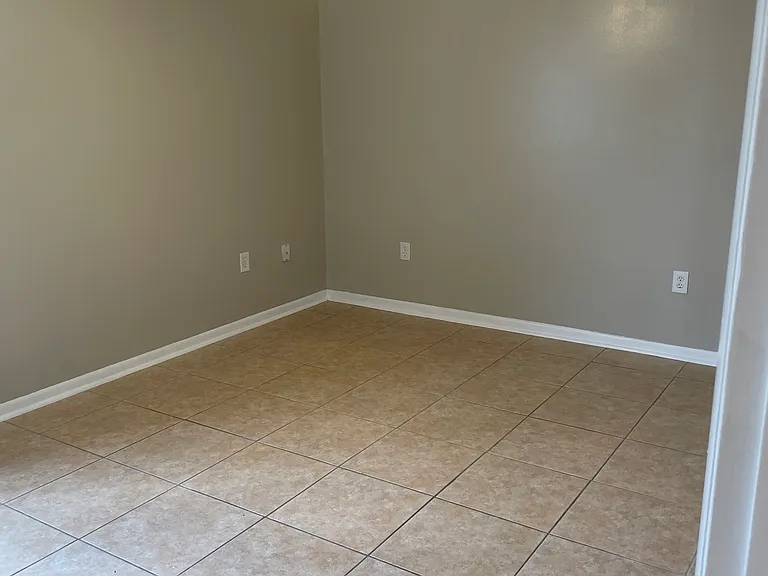408 Marshall Ct NW #2 — Photo 25