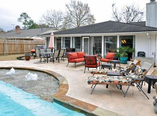702 Country Club Dr, Richmond, TX 77469