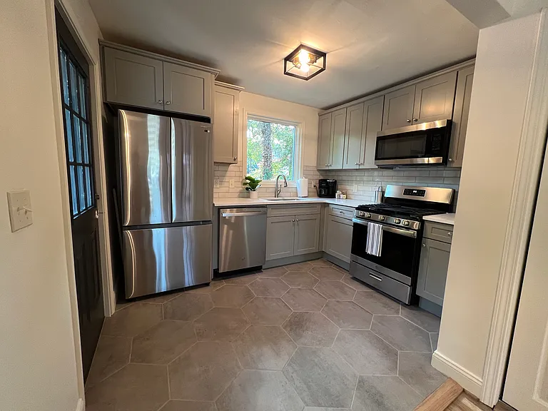 3002 Cook St — Photo 5