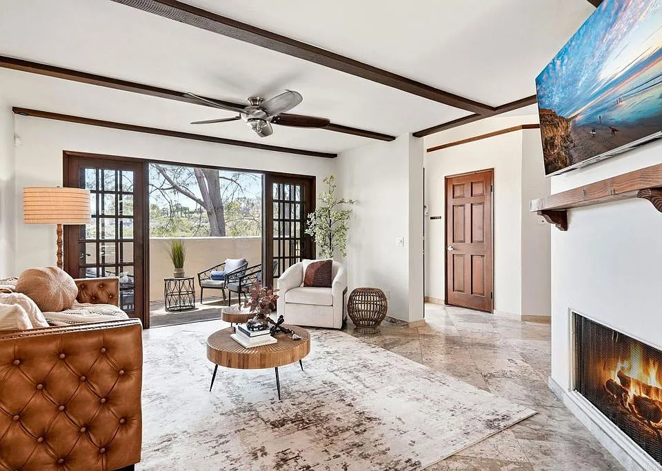 8608 Villa La Jolla Dr #4