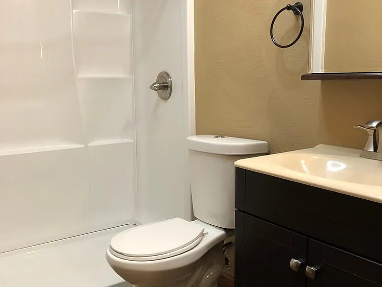 427 E Main St — Photo 8