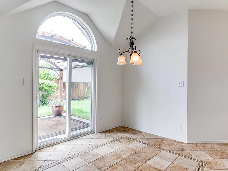 104 Dorsett Dr — Photo 12
