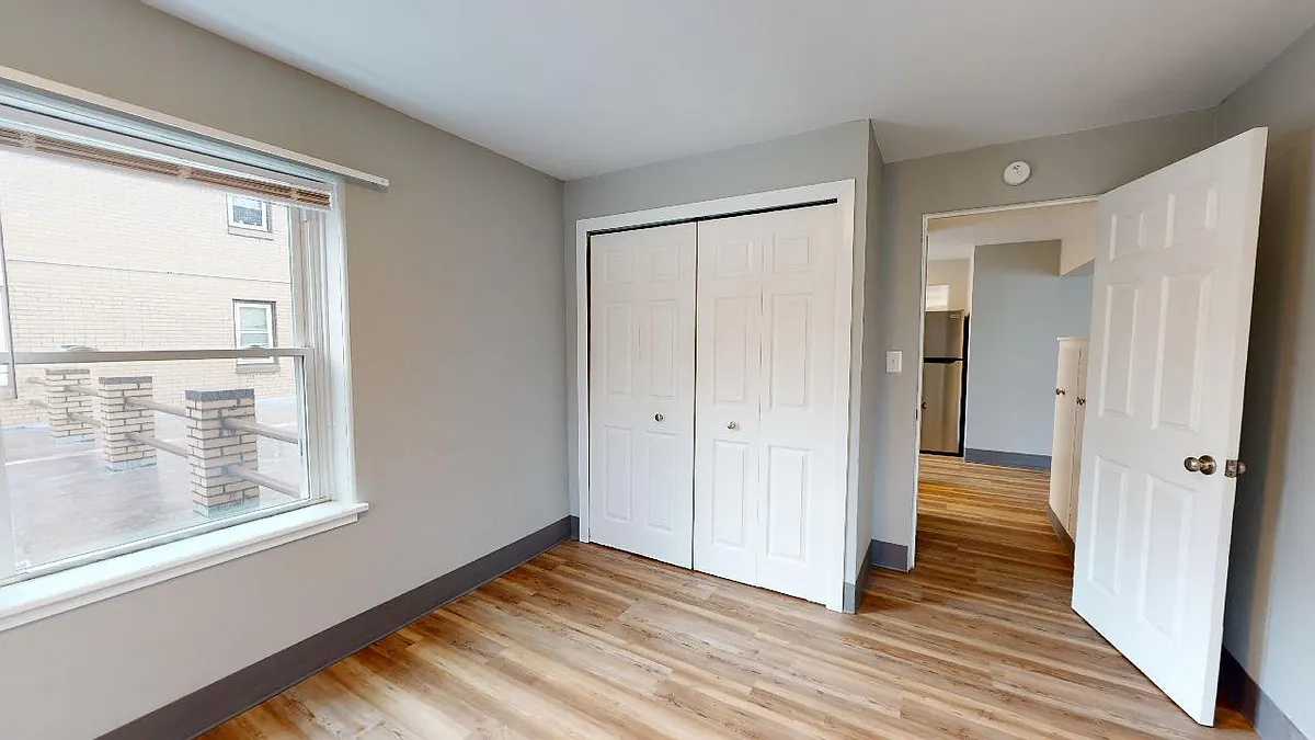 Building Photo - 503 N Riverview Dr #507-4