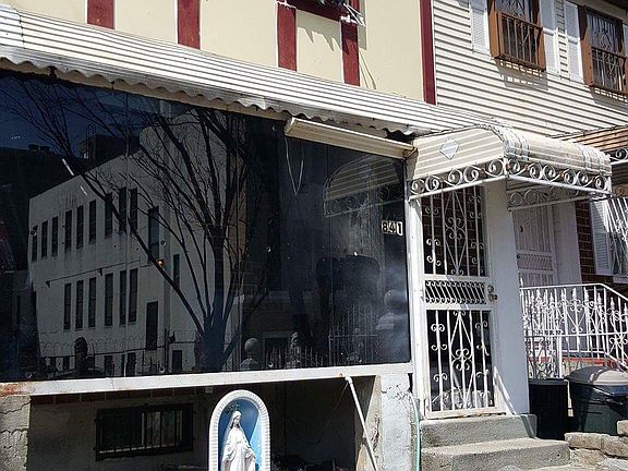 5th image of 841 Forest Ave