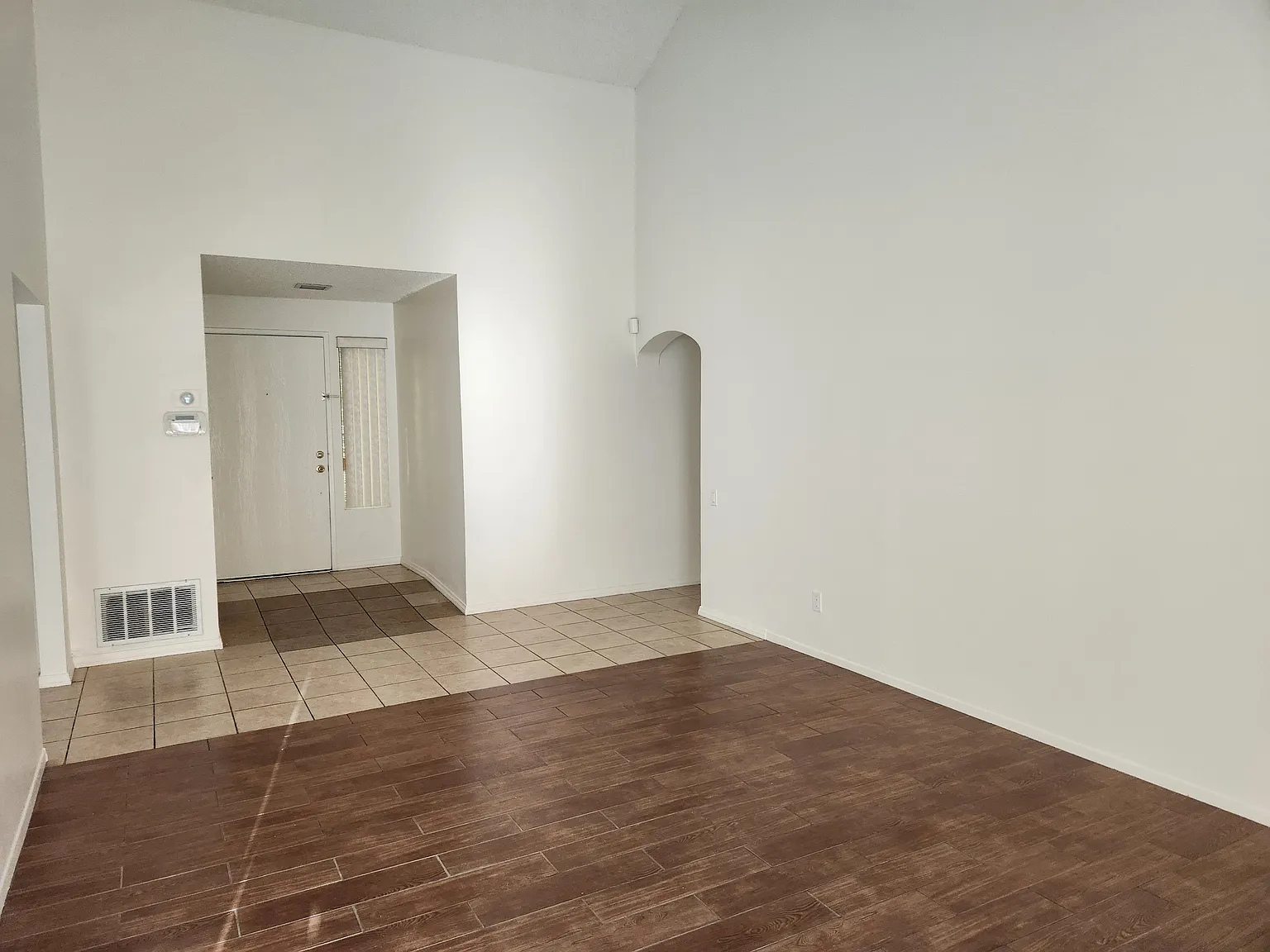 3 bed, 1593 sqft, $3,200 — Photo 3