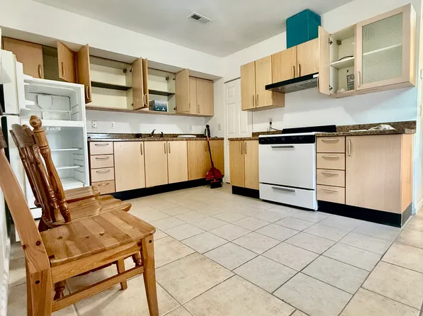 985 Father Capodanno Blvd #1, Staten Island, NY 10306