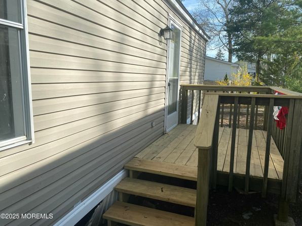 5 Pine Cone Lane, Manahawkin, NJ 08050
