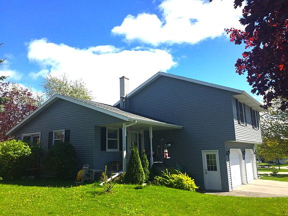 2nd image of 122 N 17th Dr