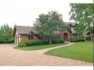 8426 Heather Ct, Burr Ridge, IL 60527