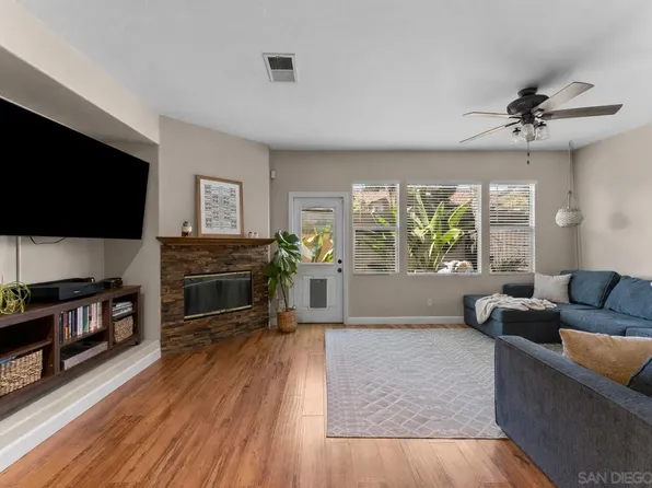 625 Sumner Way Unit 4, Oceanside, CA 92058