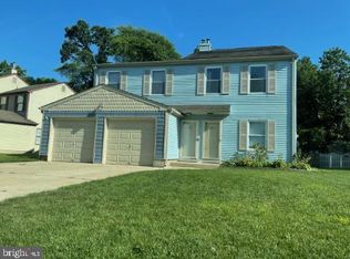 8 Maynard Dr, Sicklerville, NJ 08081