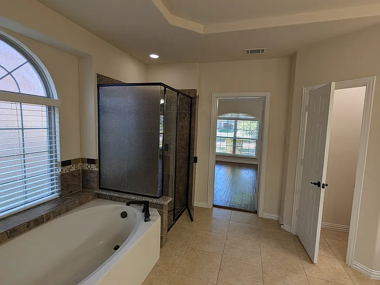 12461 Bridgeport Dr — Photo 16