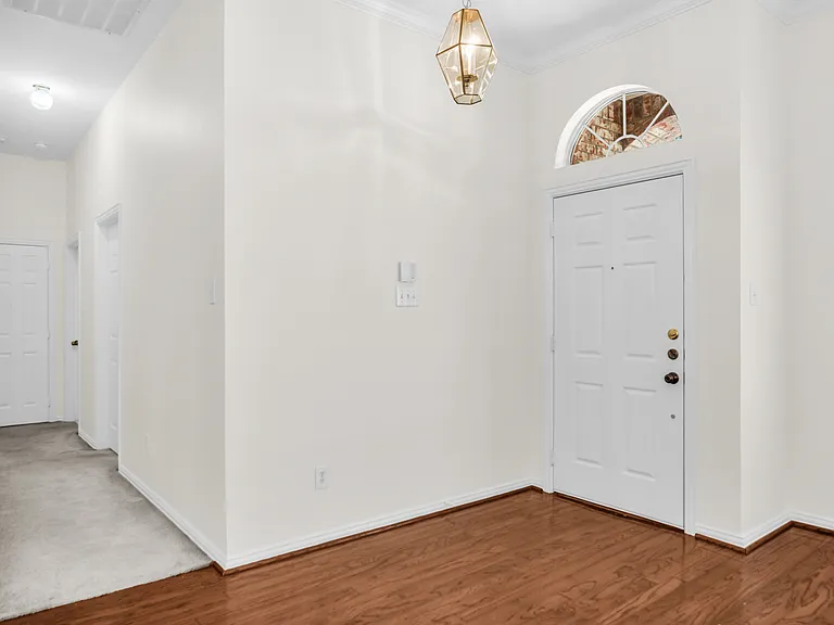 11342 Mansfield Dr — Photo 4