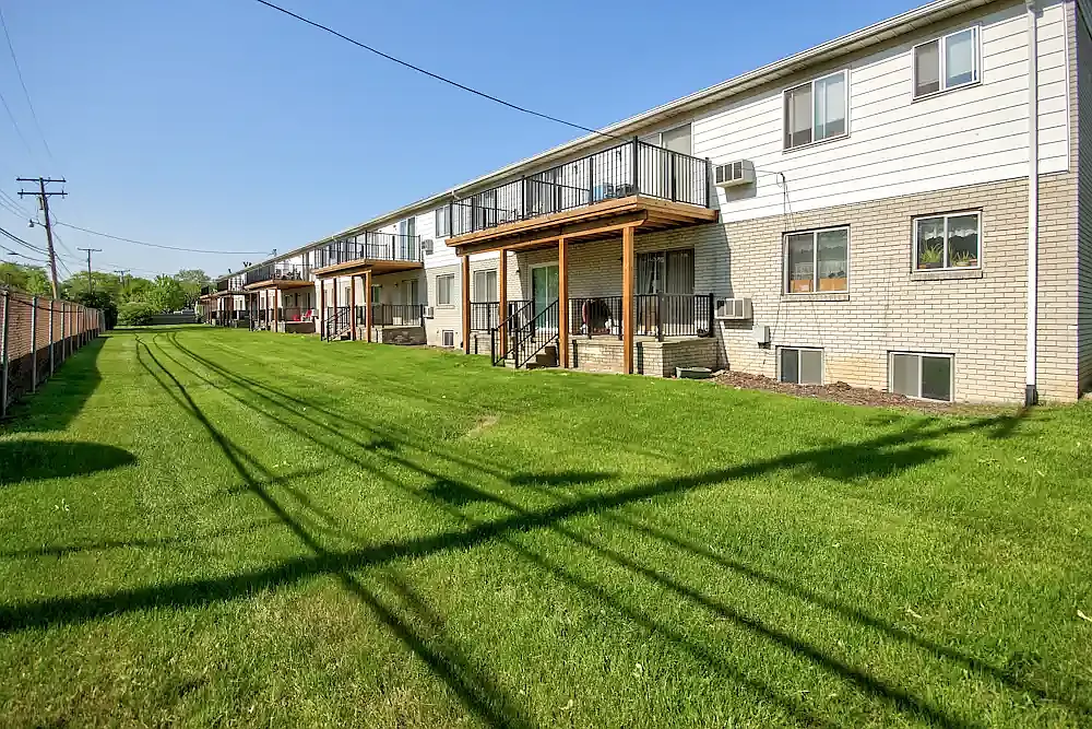 Fairfield Arms Apartments — Photo 2