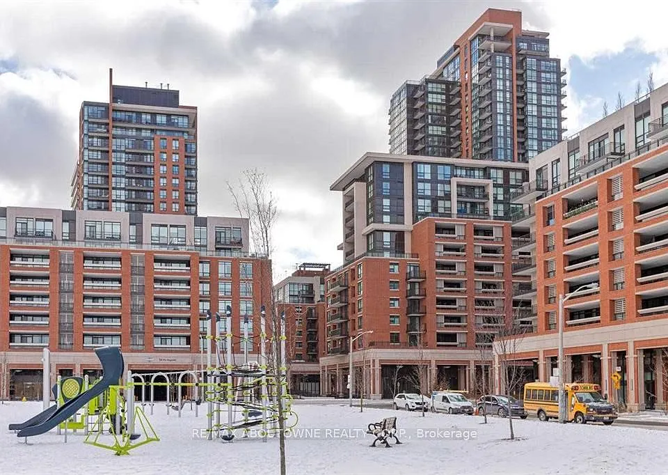 830 Lawrence Ave W #722