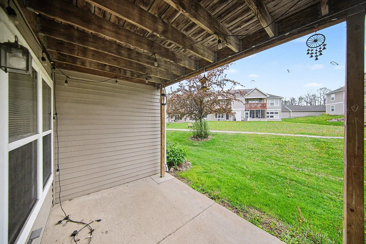Building Photo - 1305 Millbrook Trl