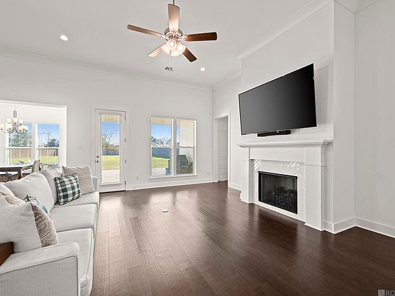 4th image of 10233 Oak Colony Blvd