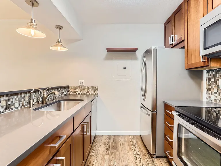 1529 Spruce St #7 — Photo 9