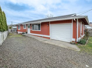 808 4th St, Tillamook, OR 97141