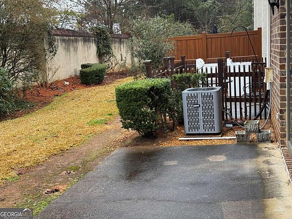 3rd image of 250 Cleveland Rd APT 219