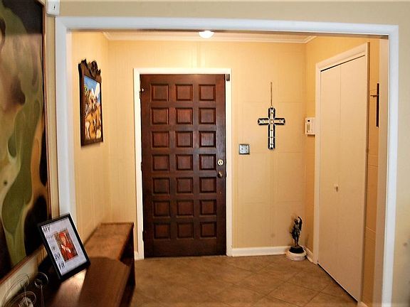 5th image of 10062 Dogwood Ln