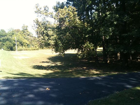 5th image of 4450 Red Oaks Dr