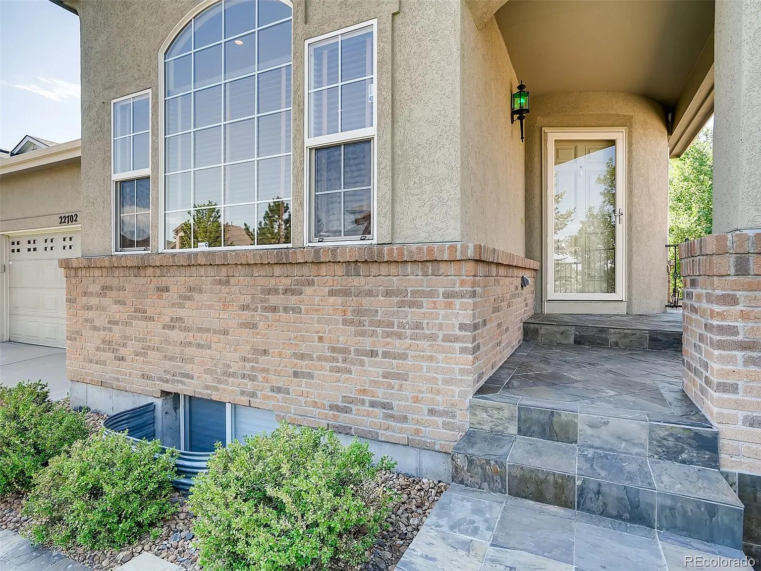 4 bed, 2.5 bath, 2551 sqft, $3,600 — Photo 3