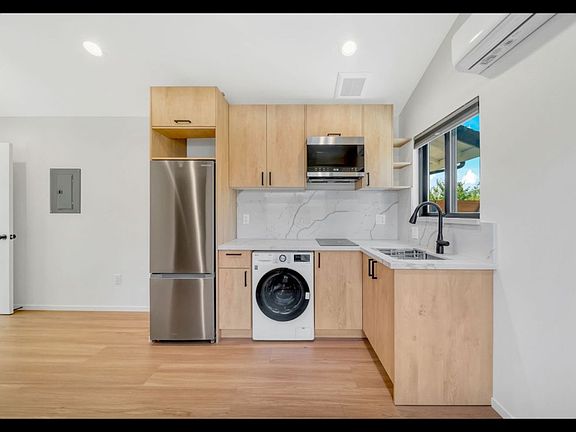 3rd image of 20255 Glasgow Dr
