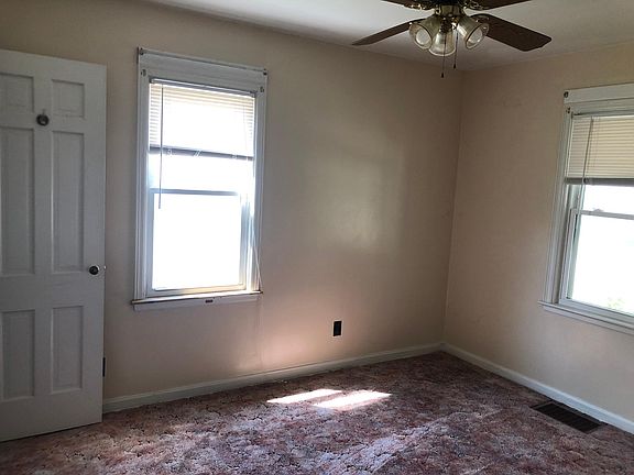 4th image of 270 Reform St