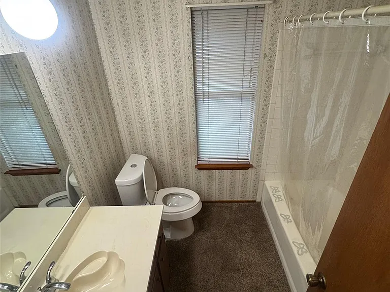 800 E Central Dr — Photo 7