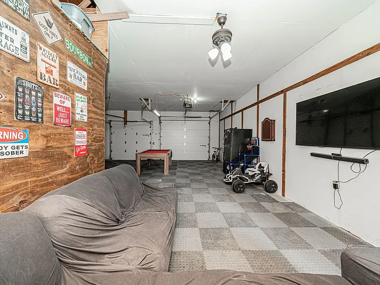 224 W Chestnut St — Photo 5