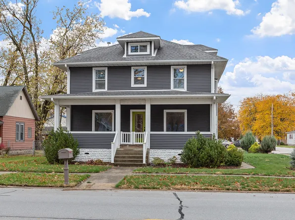 607 S Main St, Kouts, IN 46347