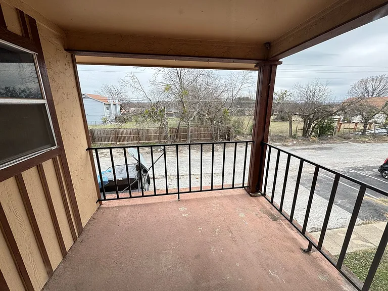 2202 Hunt Dr — Photo 16