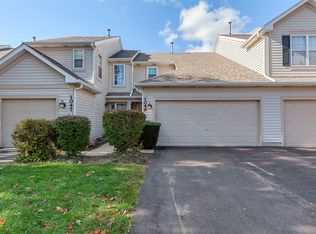 1049 Horizon Rdg, Lake In The Hills, IL 60156