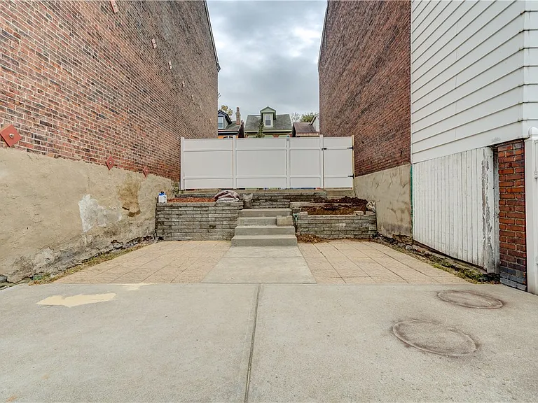 5264 Dresden Way — Photo 14